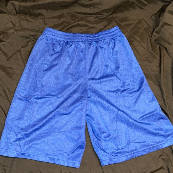 Russel - Picture 4 of 5